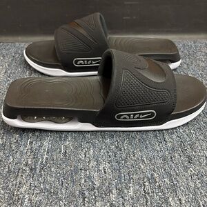 Men’s Nike Air Max Cirro Sport Slides, Size 11, Black/White, NWOT